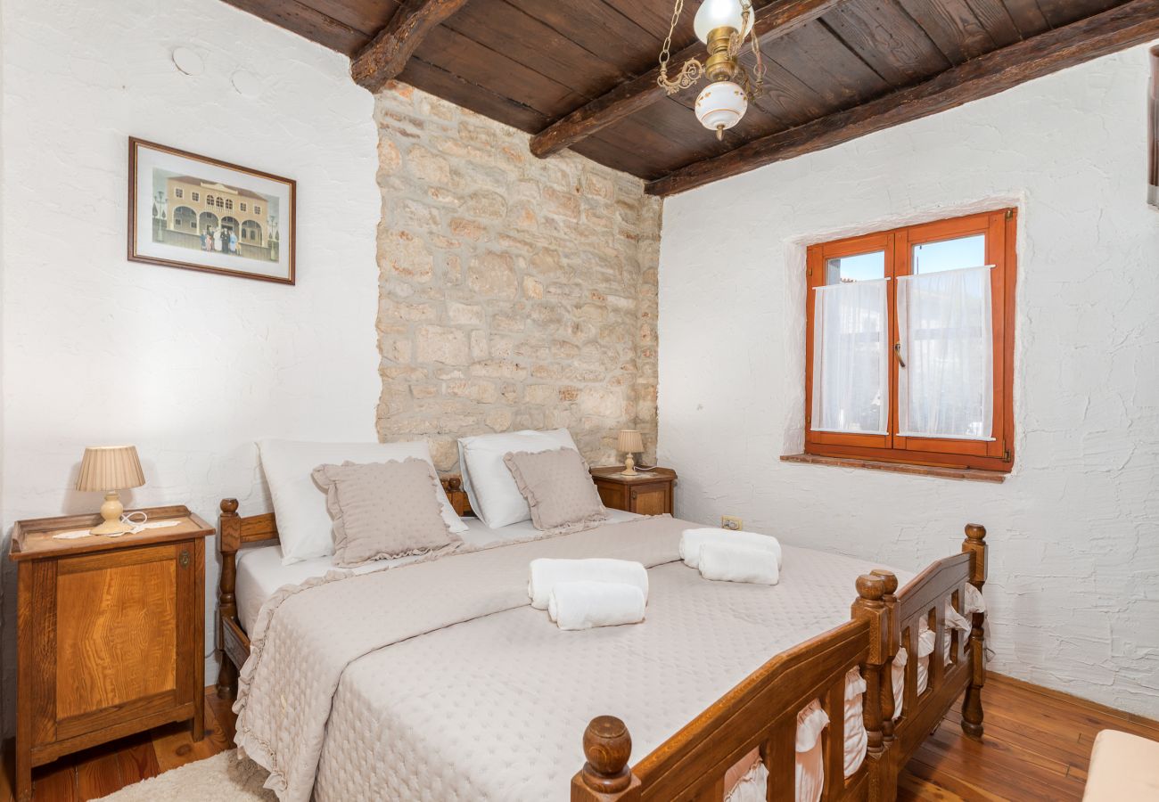 Villa in Fažana - Villa Marceta with shared Pool