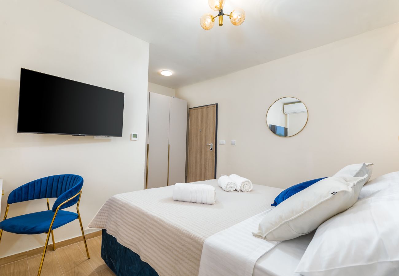 Rent by room in Fažana - Luxe Double Room Marceta 7 with Shared Pool