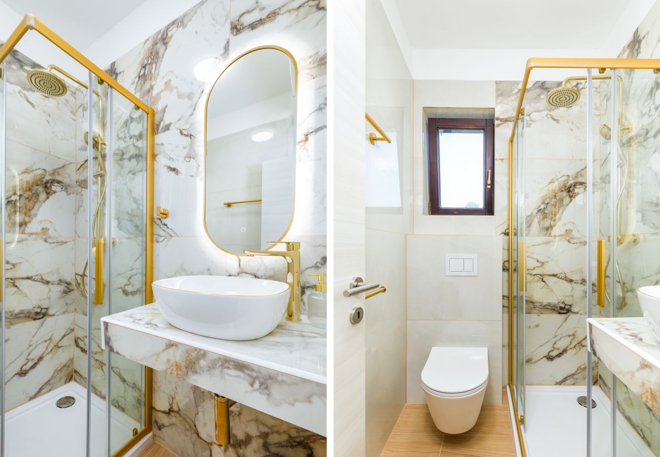 Rent by room in Fažana - Luxe Double Room Marceta 7 with Shared Pool