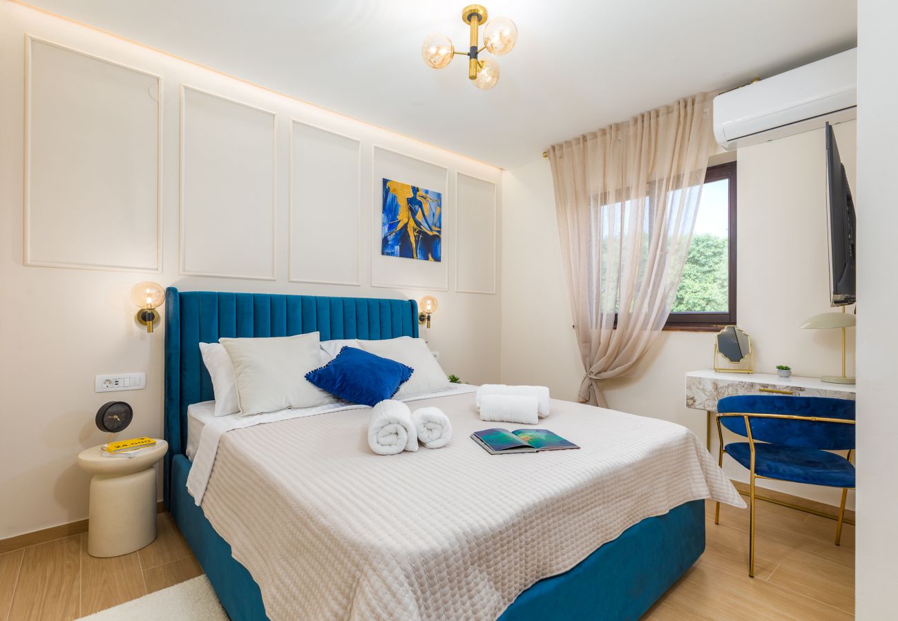 Rent by room in Fažana - Luxe Double Room Marceta 7 with Shared Pool