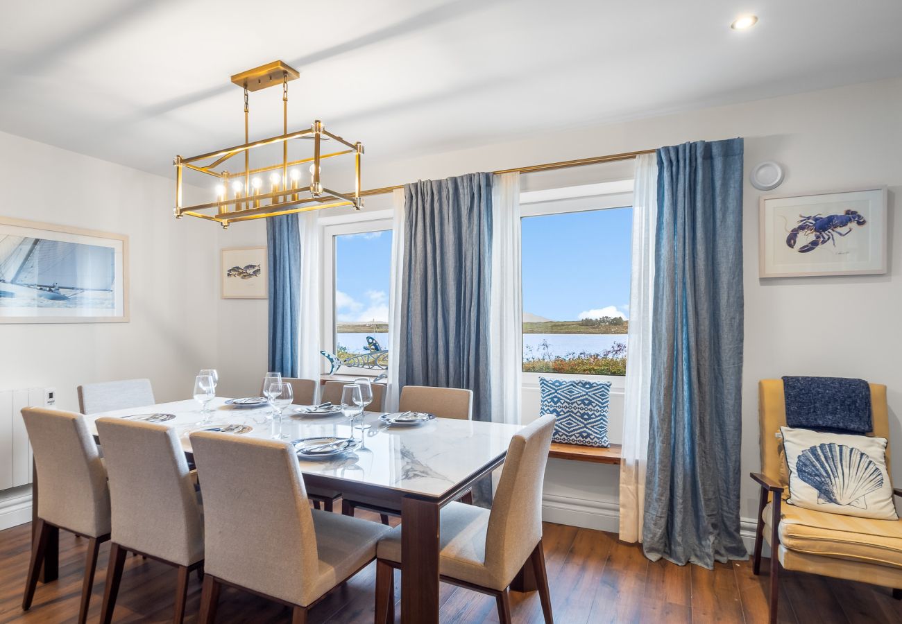 Apartment in Roundstone - A Coastal Haven at 2 Harbour View 