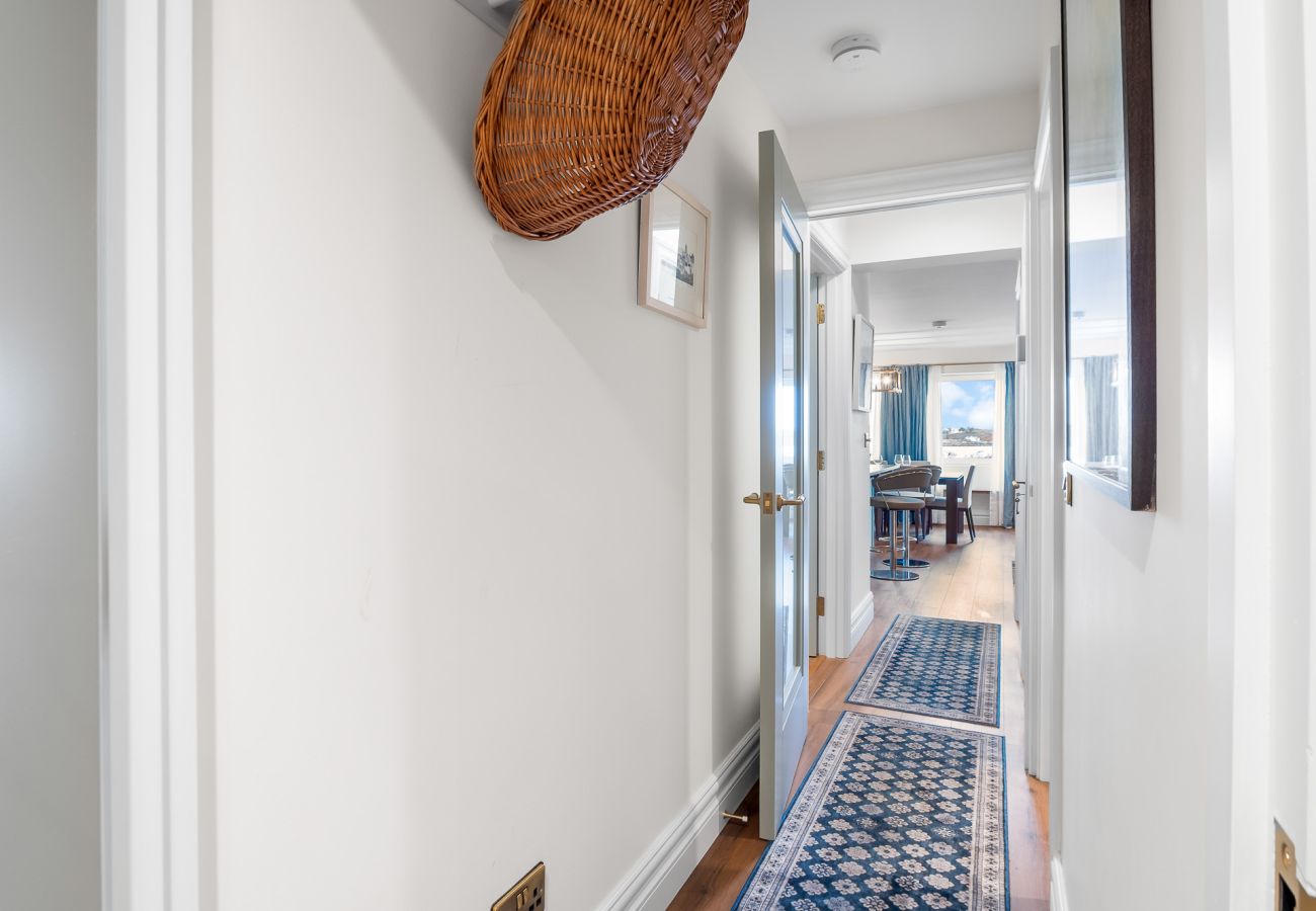 Apartment in Roundstone - A Coastal Haven at 2 Harbour View 