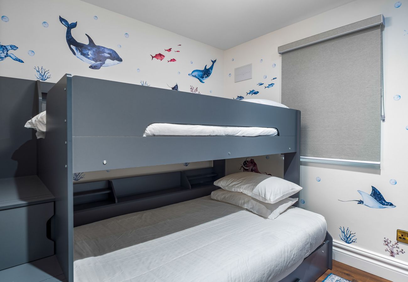 Apartment in Roundstone - A Coastal Haven at 2 Harbour View 