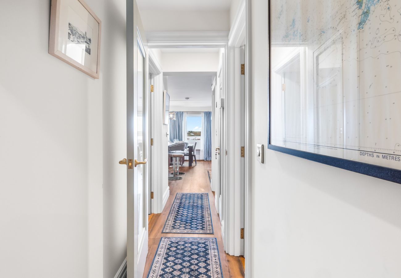 Apartment in Roundstone - A Coastal Haven at 2 Harbour View 