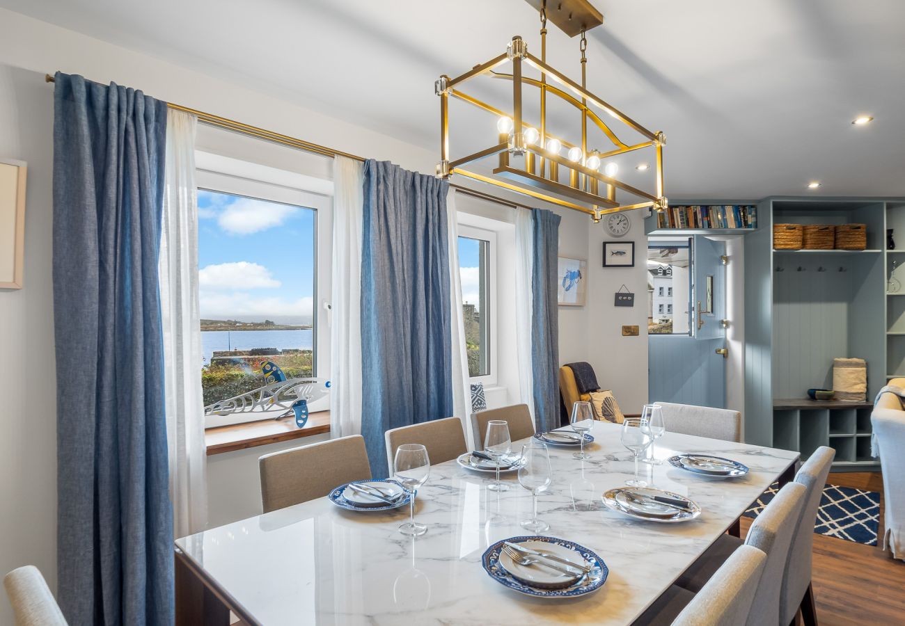 Apartment in Roundstone - A Coastal Haven at 2 Harbour View 