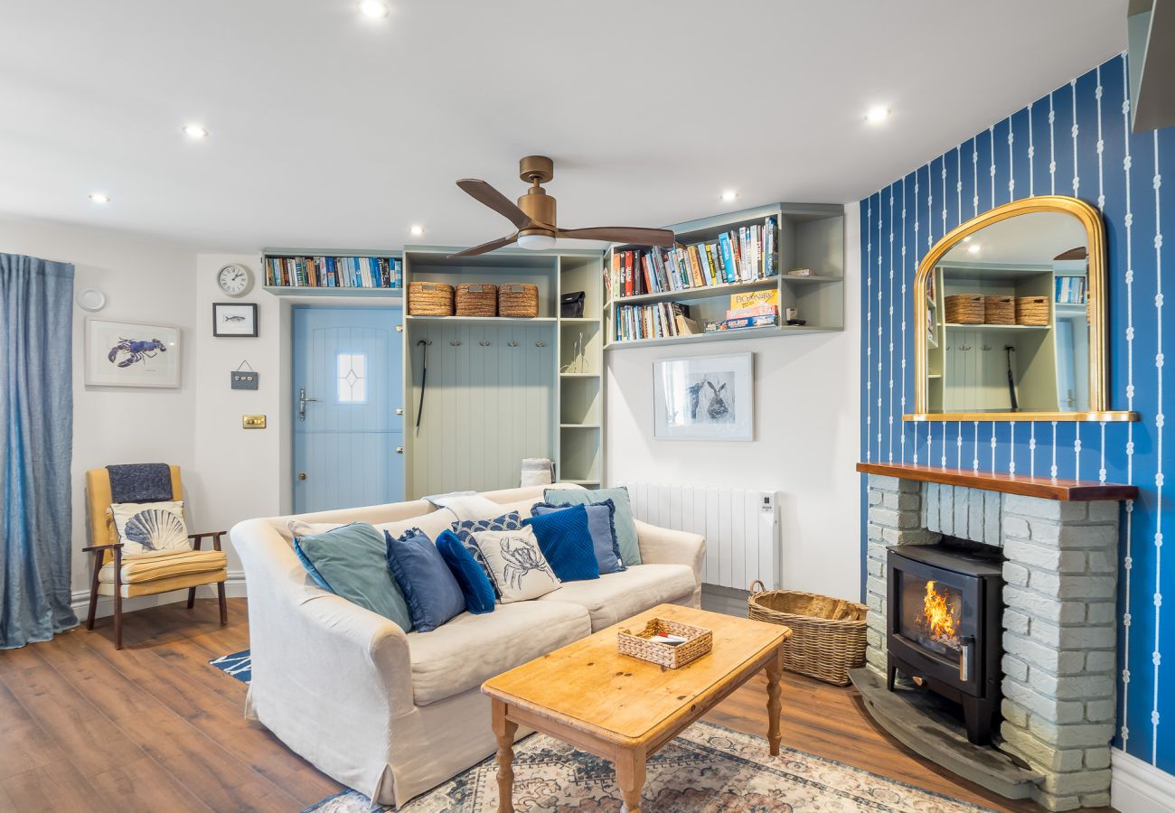 Apartment in Roundstone - A Coastal Haven at 2 Harbour View 