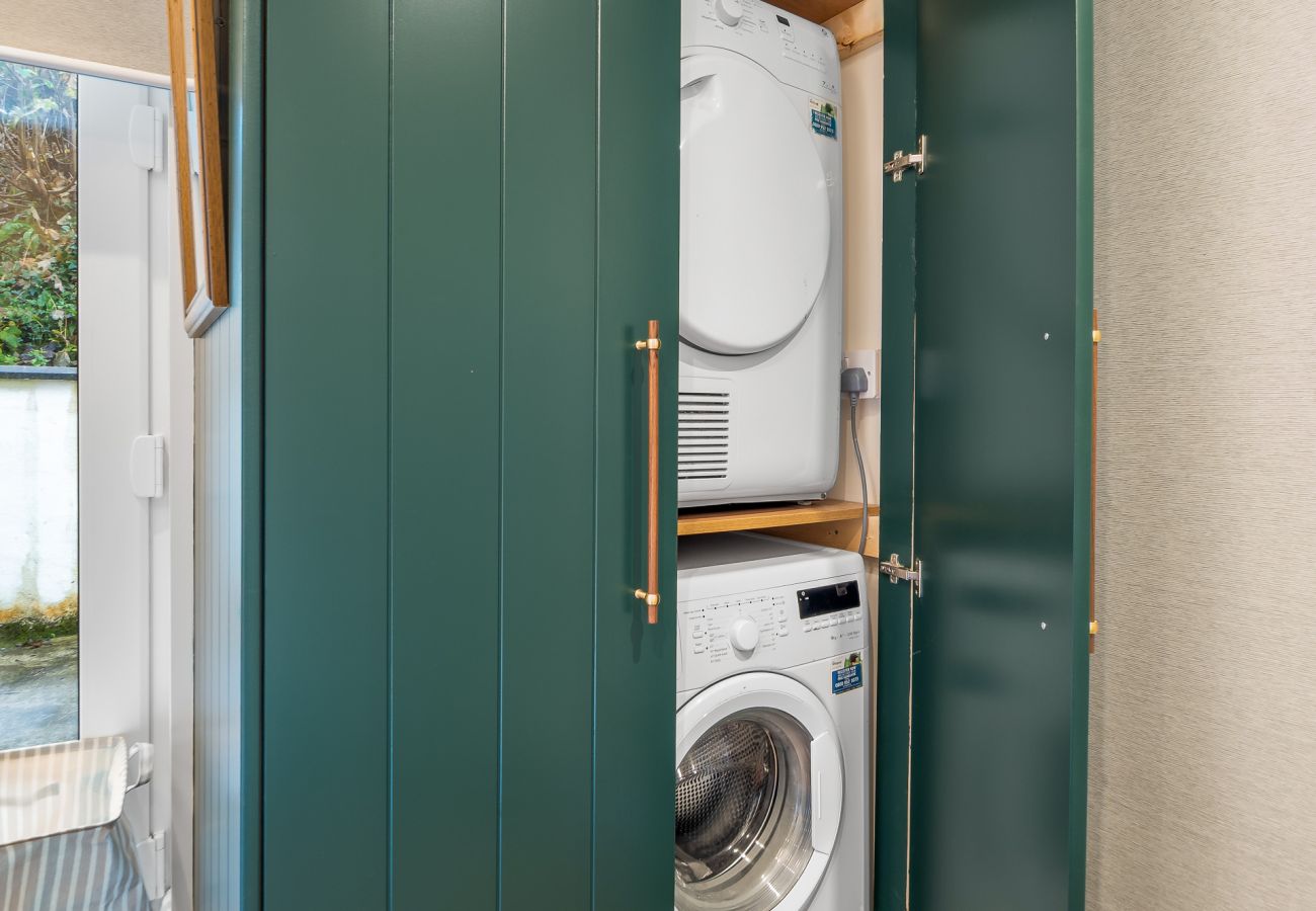 Apartment in Roundstone - A Coastal Haven at 2 Harbour View 