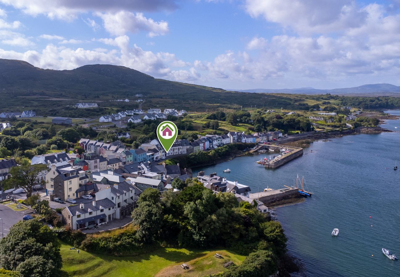 Apartment in Roundstone - A Coastal Haven at 2 Harbour View 