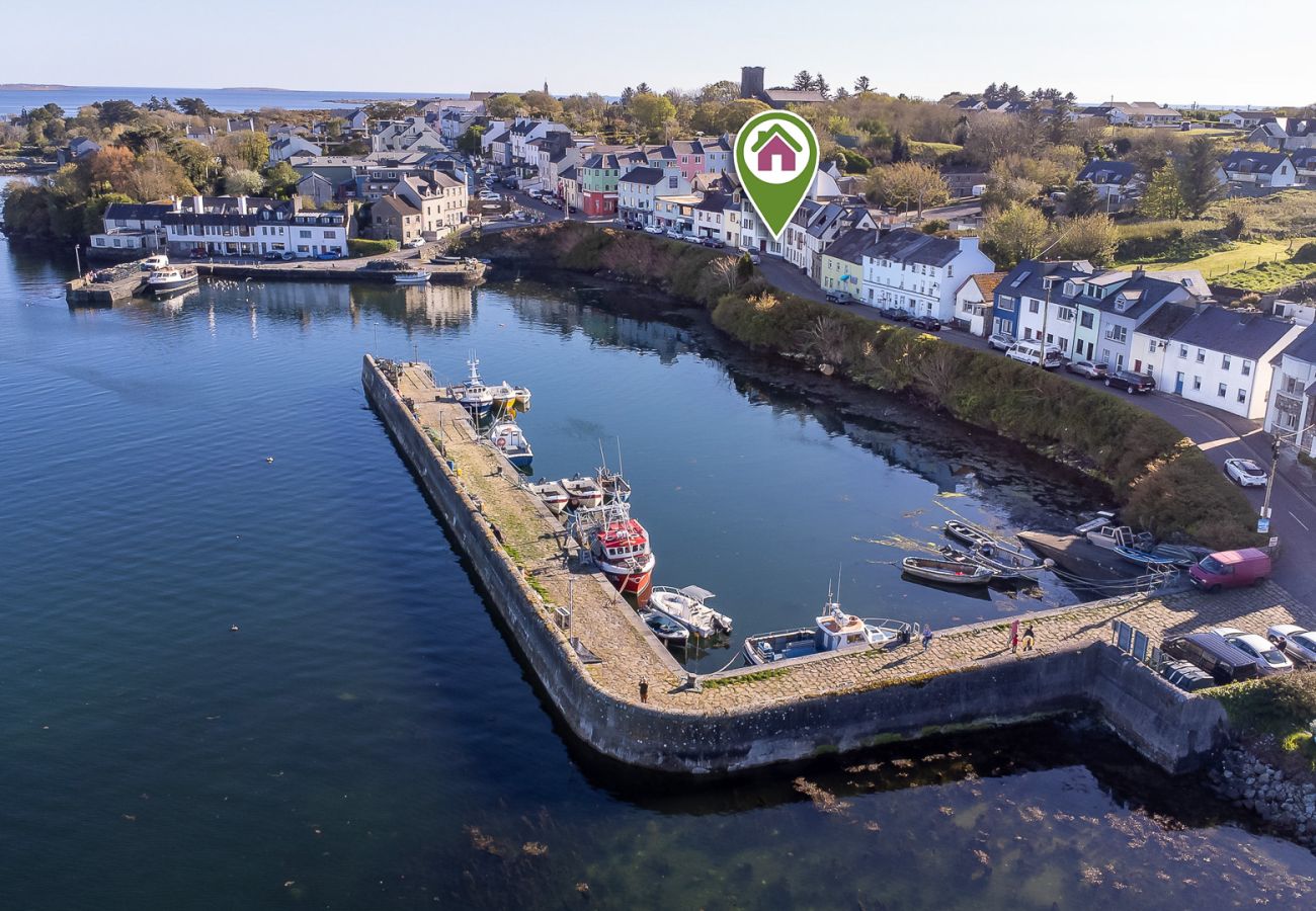 Apartment in Roundstone - A Coastal Haven at 2 Harbour View 