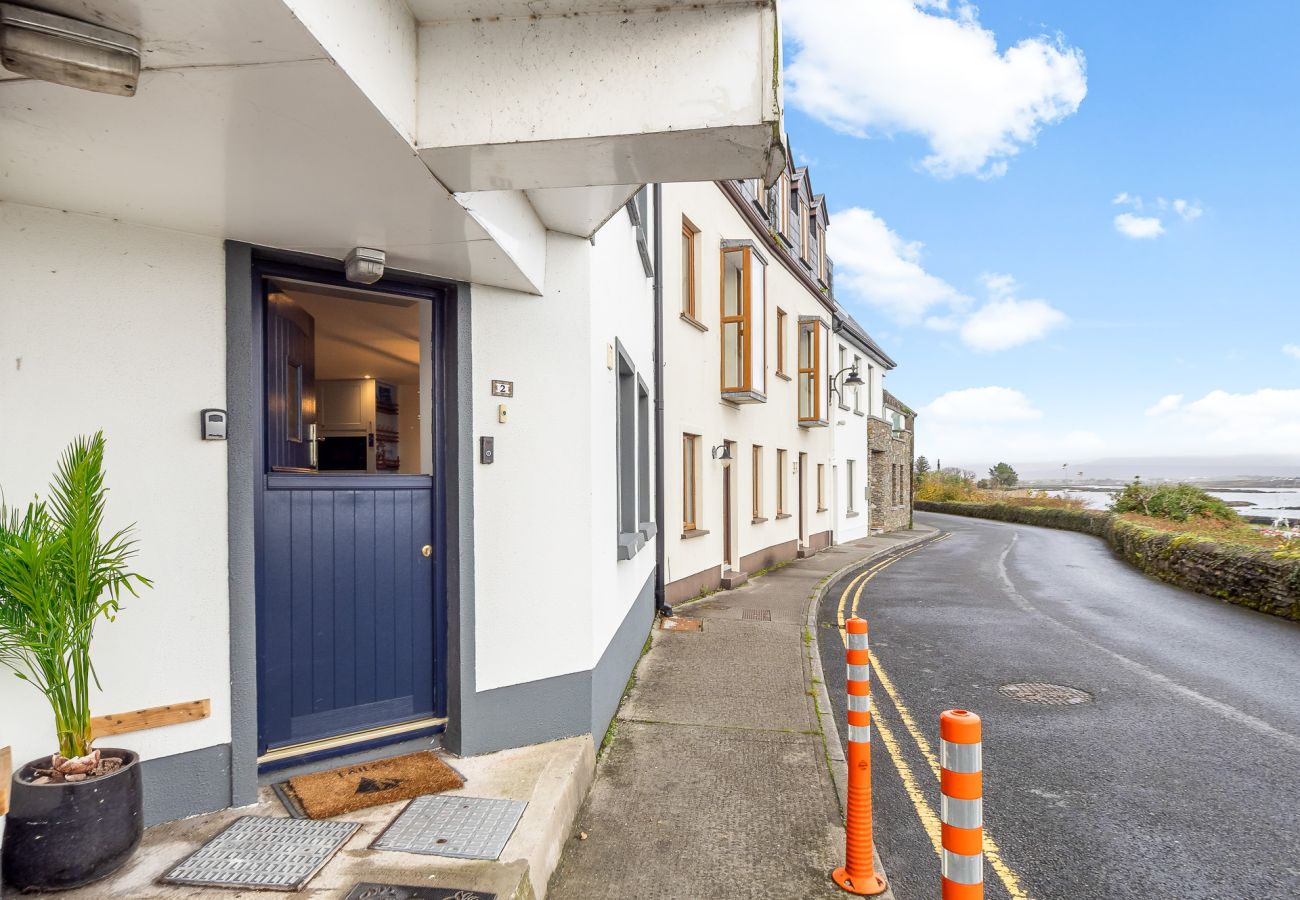 Apartment in Roundstone - A Coastal Haven at 2 Harbour View 