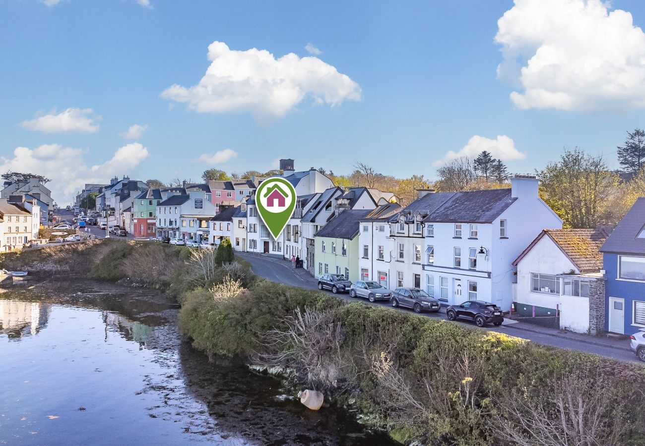 Apartment in Roundstone - A Coastal Haven at 2 Harbour View 
