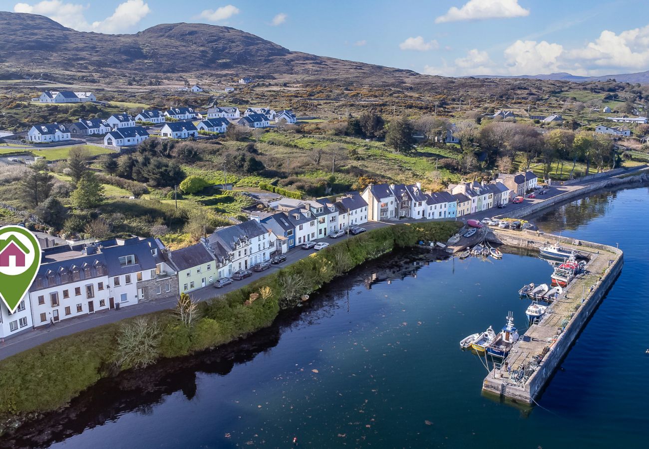 Apartment in Roundstone - A Coastal Haven at 2 Harbour View 