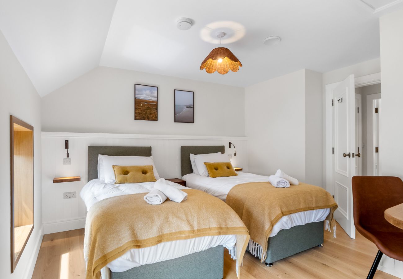 House in Clifden - The Old Forge in the Heart of  Clifden Town