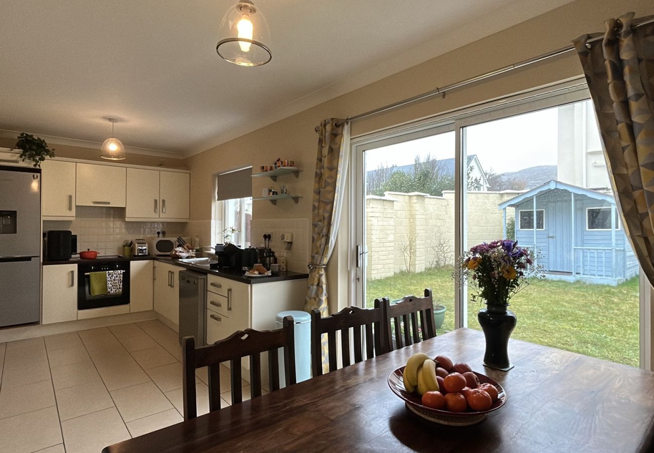 Terraced House in Clifden - Cuirt Cregg Clifden Holiday Home