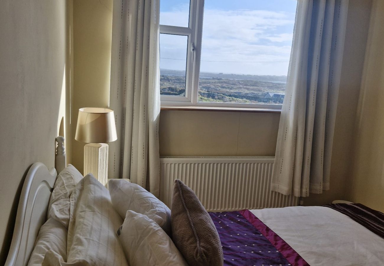 House in Carna - Teach Na hAirde with Stunning Views 