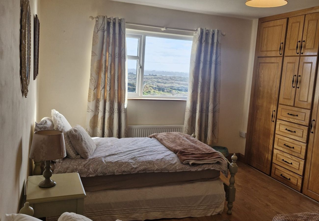 House in Carna - Teach Na hAirde with Stunning Views 