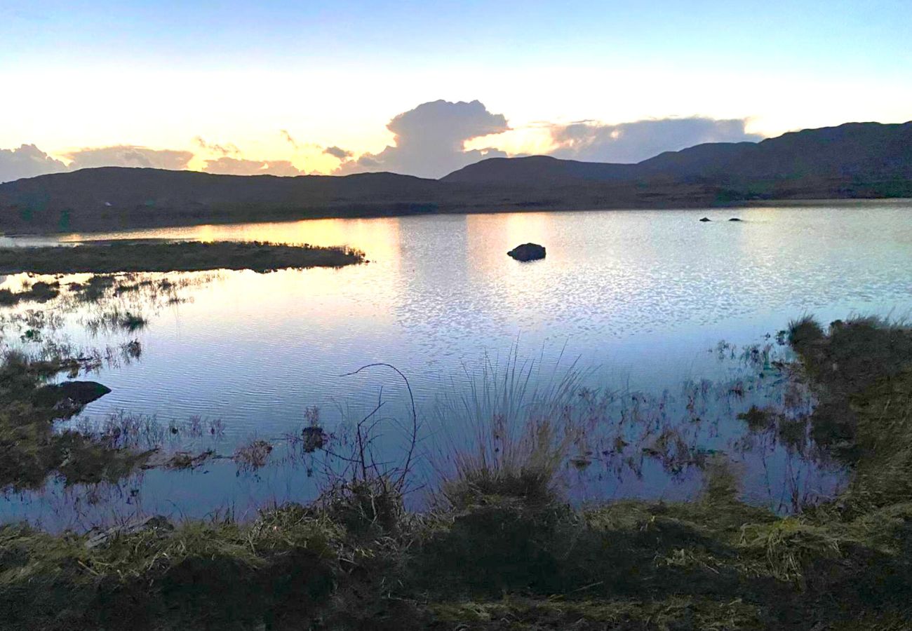 House in Rosmuck - Bun Inbhir cottage with views