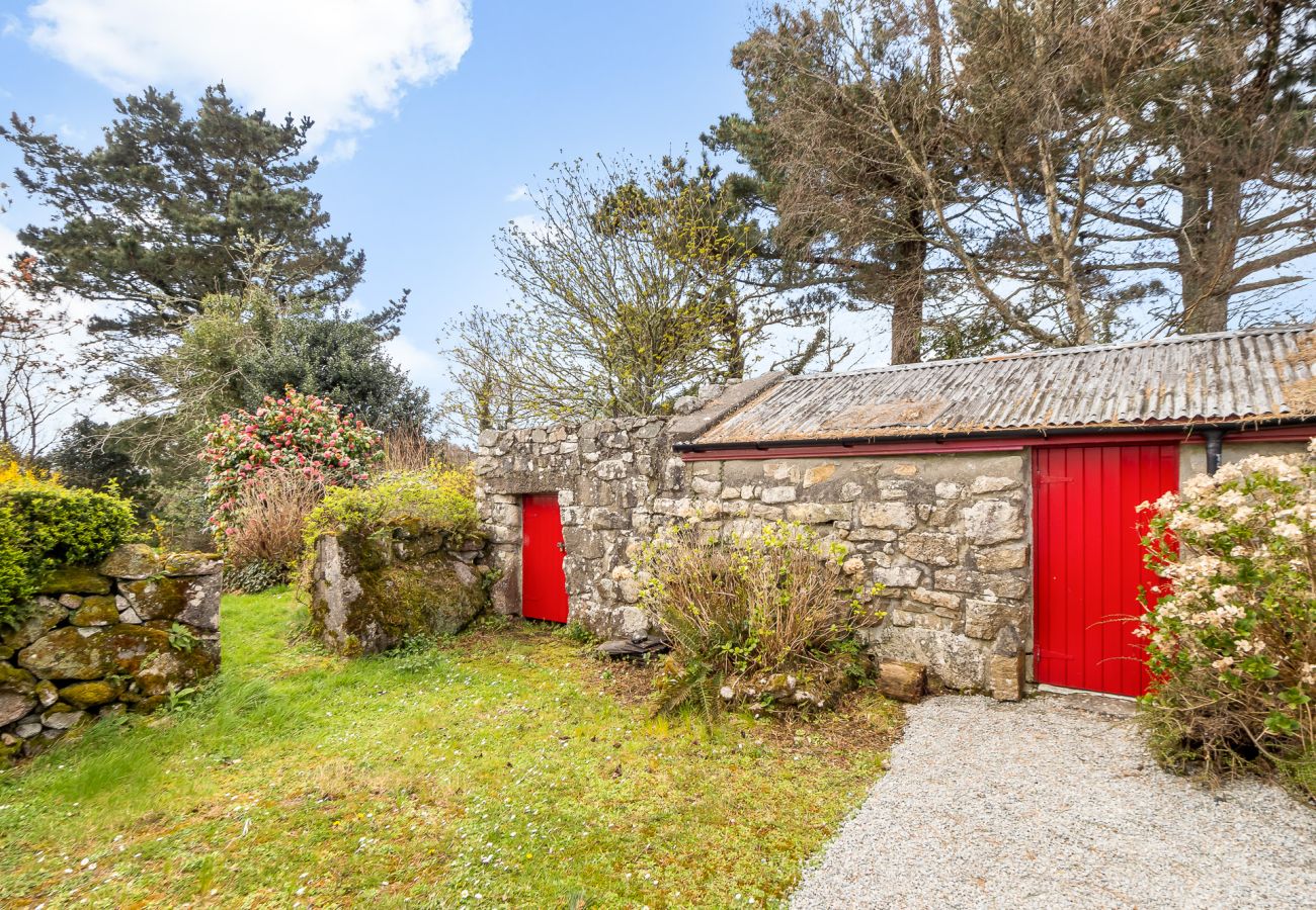 House in Rosmuck - Bun Inbhir cottage with views