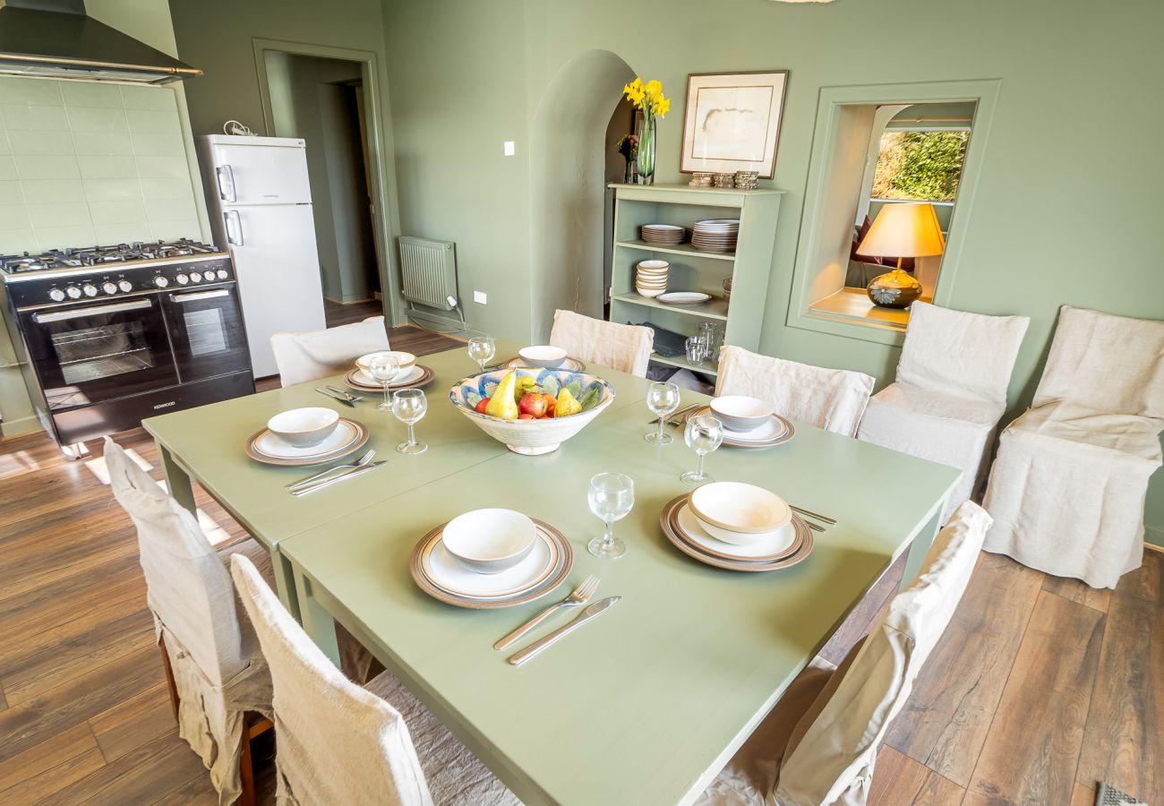 House in Rosmuck - Bun Inbhir cottage with views