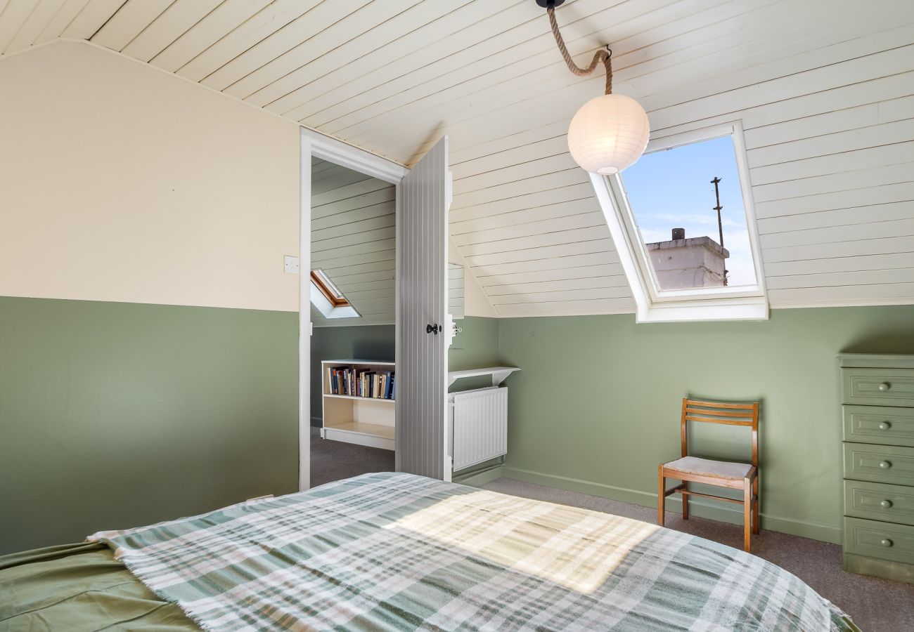 House in Rosmuck - Bun Inbhir cottage with views