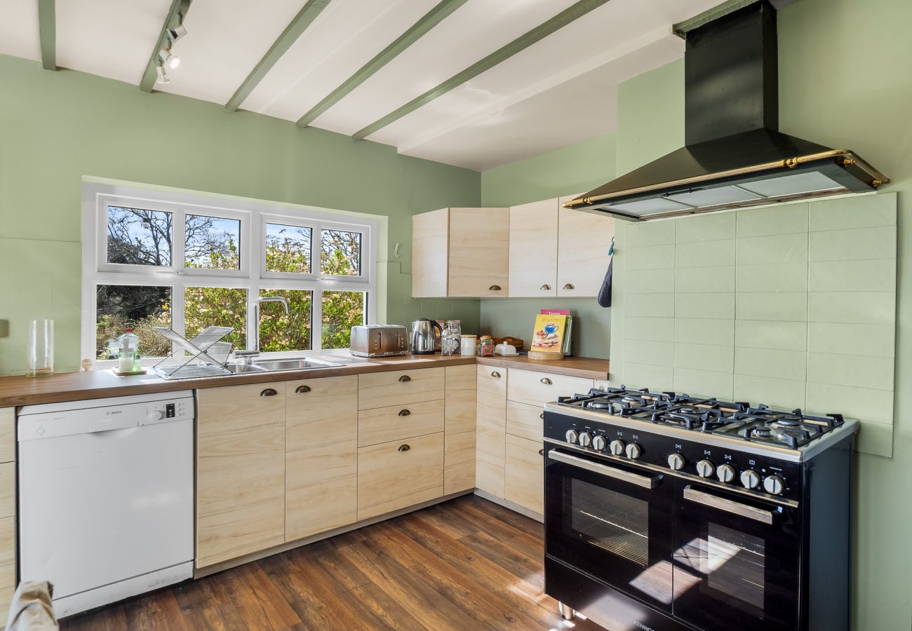 House in Rosmuck - Bun Inbhir cottage with views