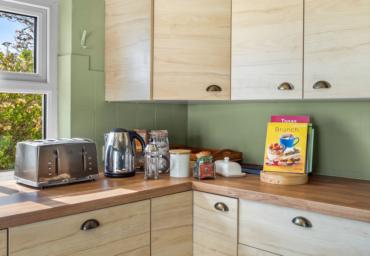 House in Rosmuck - Bun Inbhir cottage with views