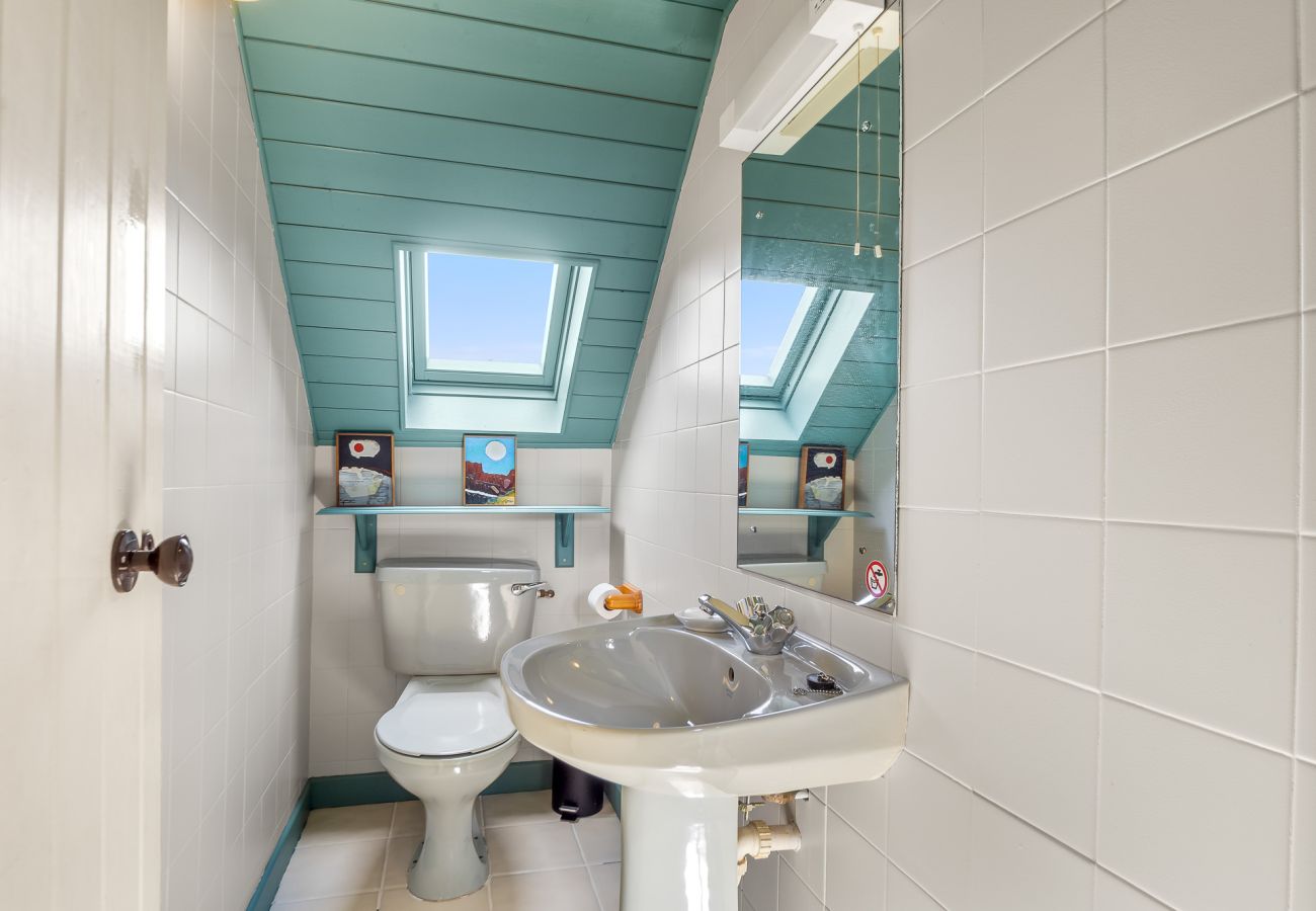 House in Rosmuck - Bun Inbhir cottage with views