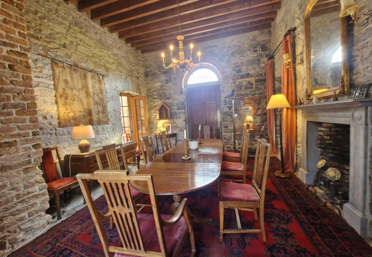 House in Rosscahill - Park Hall at Ross Castle with panoramic views 