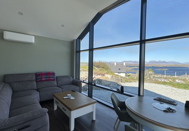 Apartment in Roundstone - Calla Retreat with stunning views