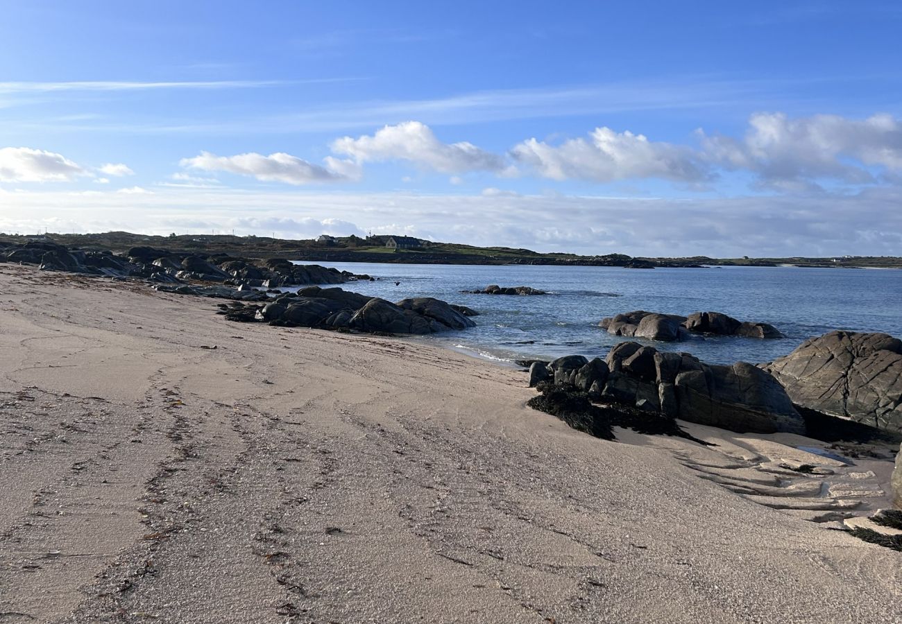 Apartment in Roundstone - Calla Retreat with stunning views