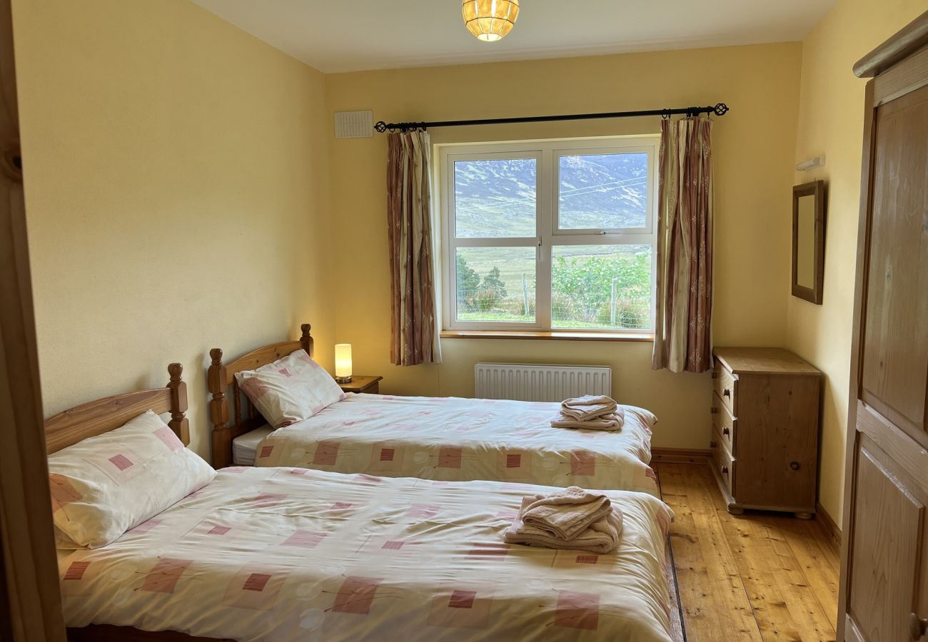 Cottage in Recess - Twelve Bens Lodge