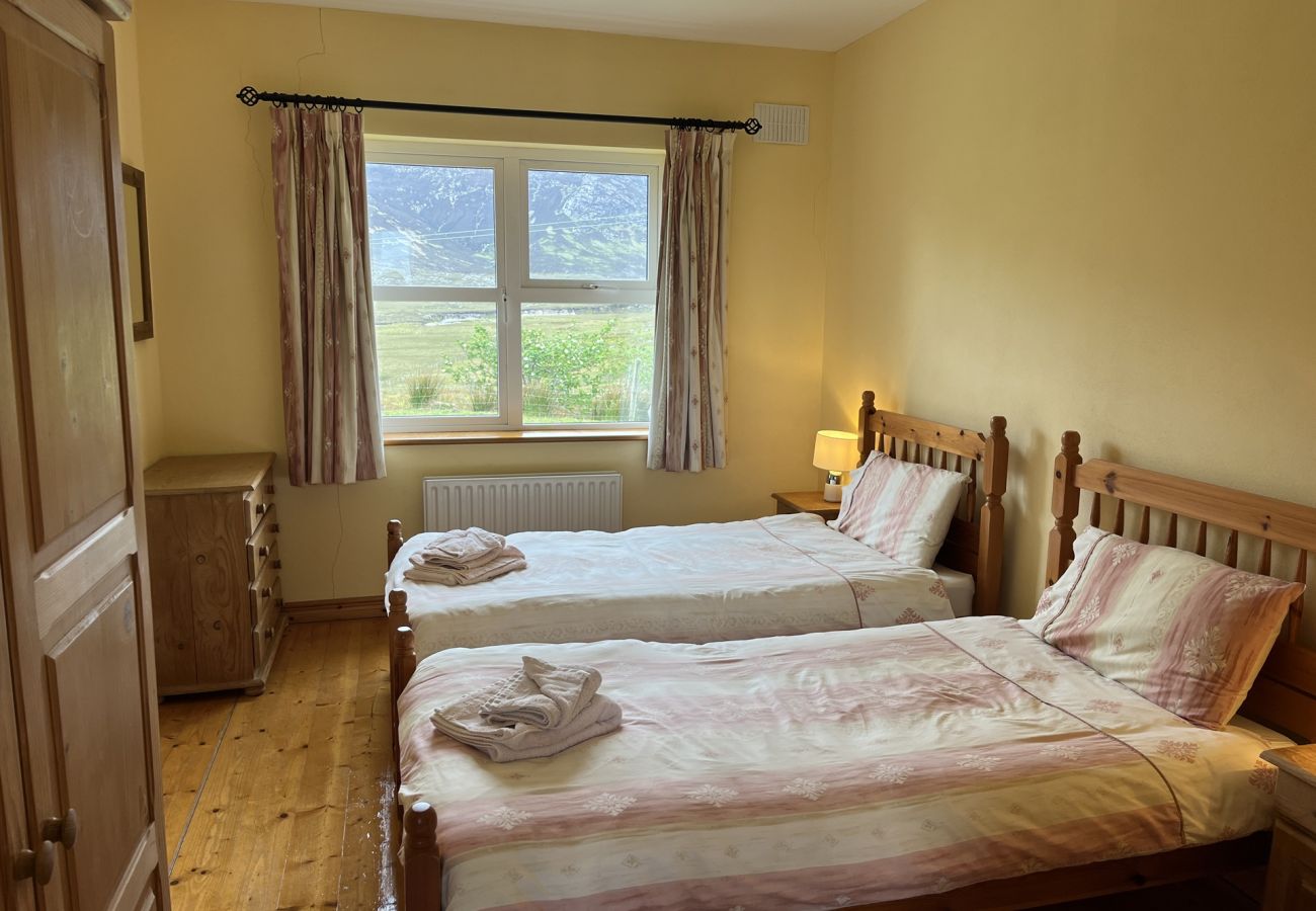 Cottage in Recess - Twelve Bens Lodge