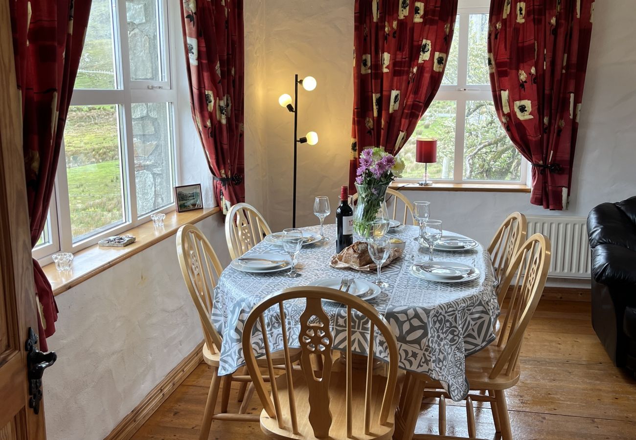 Cottage in Recess - Twelve Bens Lodge