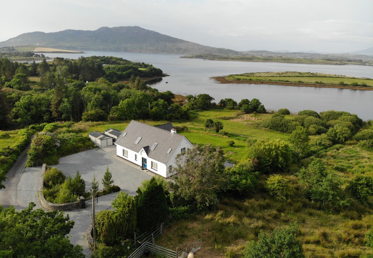 House in Moyard - Connemara Bay House Moyard